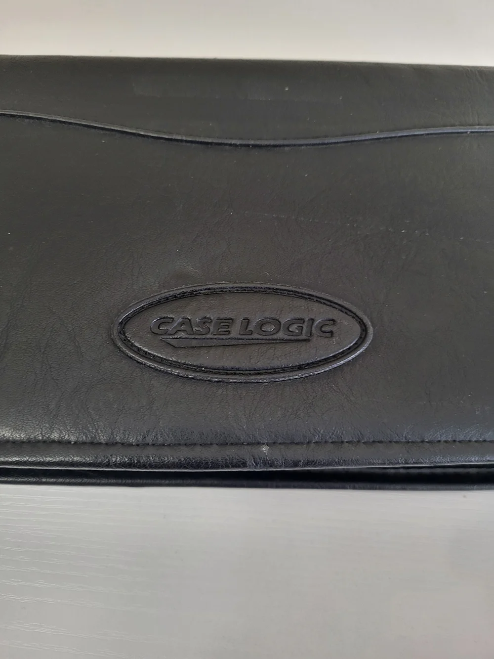 Case Logic CD Case Binder Holds 48 Discs Black Faux Leather Zip Around